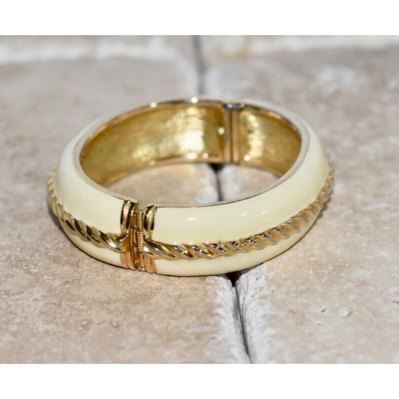 St. John Knit Designer Ivory Enamel 24k Electroplated Gold Bangle Cuff Bracelet - Picture 3 of 9